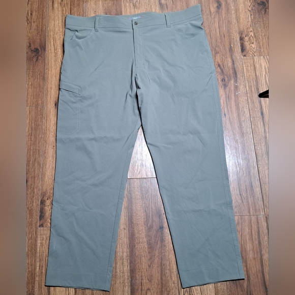 Tilley Canada Men's Pants Hiking Outdoors Ripstop Green  HQ Size 44 Actual 45x30 - Picture 2 of 12